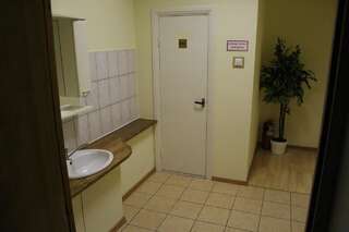 Мини-отель Rooms for visitors Брест Бюджетный двухместный номер с 2 отдельными кроватями-6